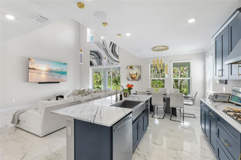 For Sale: $700,000 (4 beds, 3 baths, 2632 Square Feet)