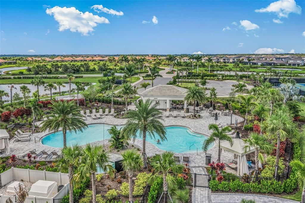 For Sale: $700,000 (4 beds, 3 baths, 2632 Square Feet)