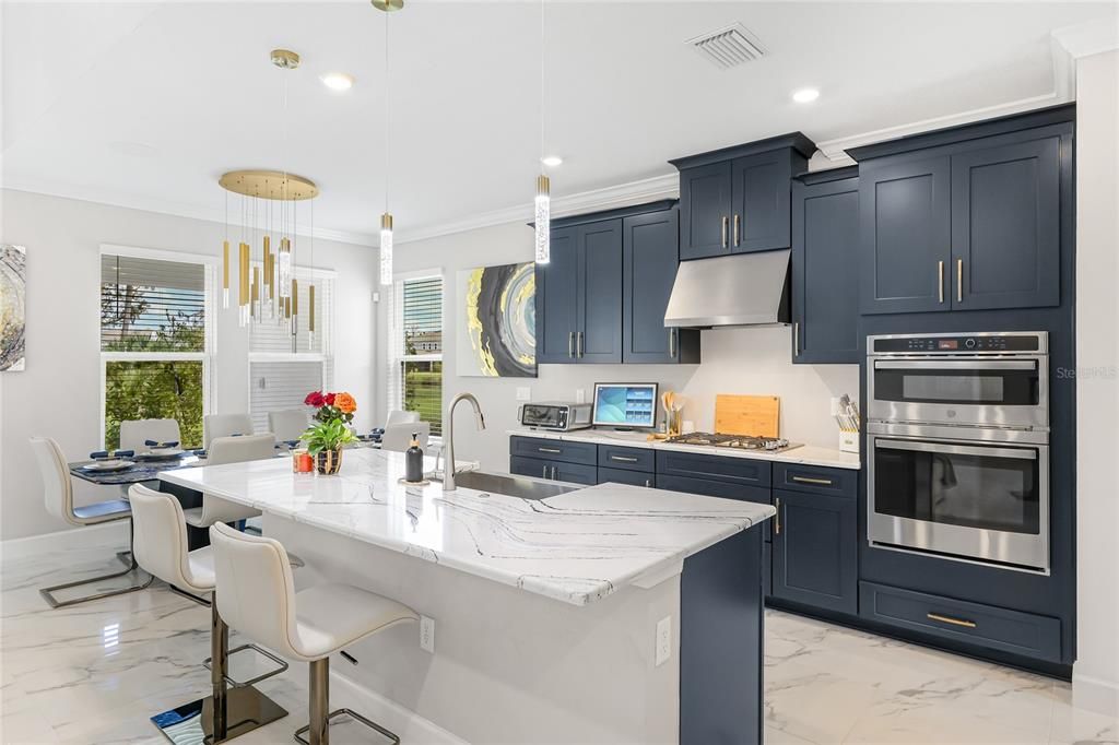 For Sale: $700,000 (4 beds, 3 baths, 2632 Square Feet)