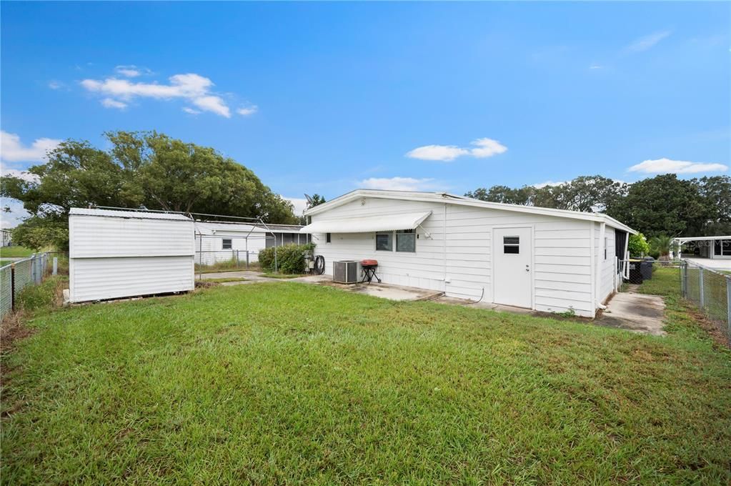 For Sale: $182,900 (2 beds, 2 baths, 1296 Square Feet)