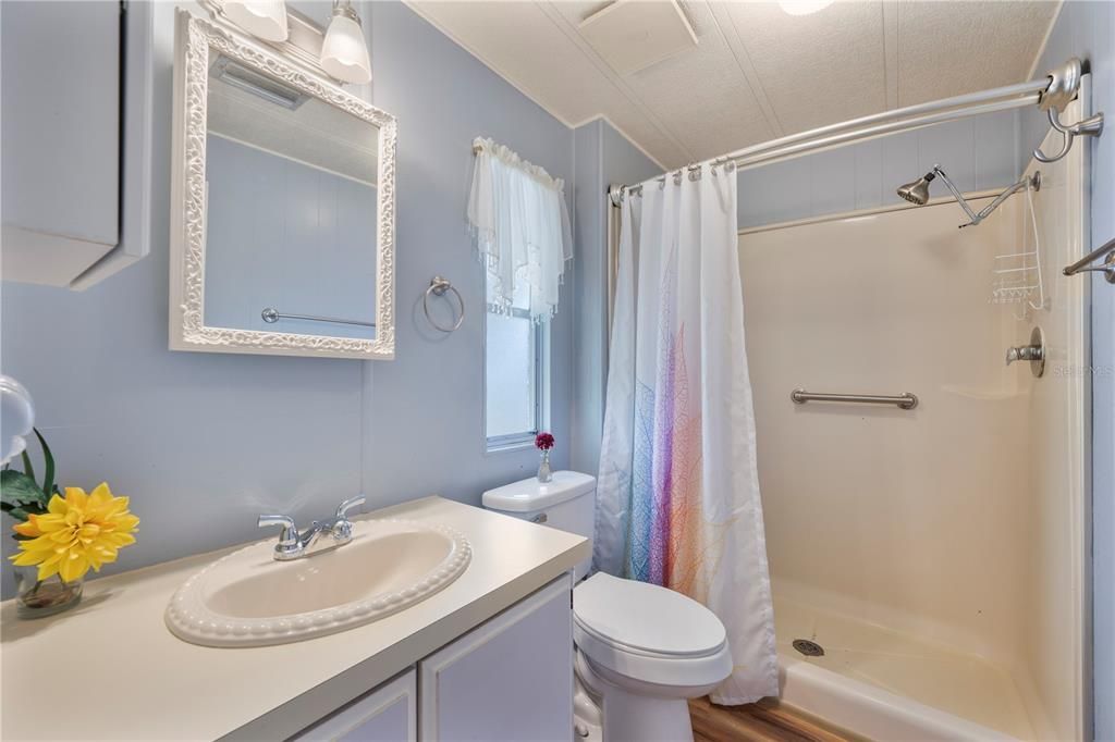 For Sale: $182,900 (2 beds, 2 baths, 1296 Square Feet)