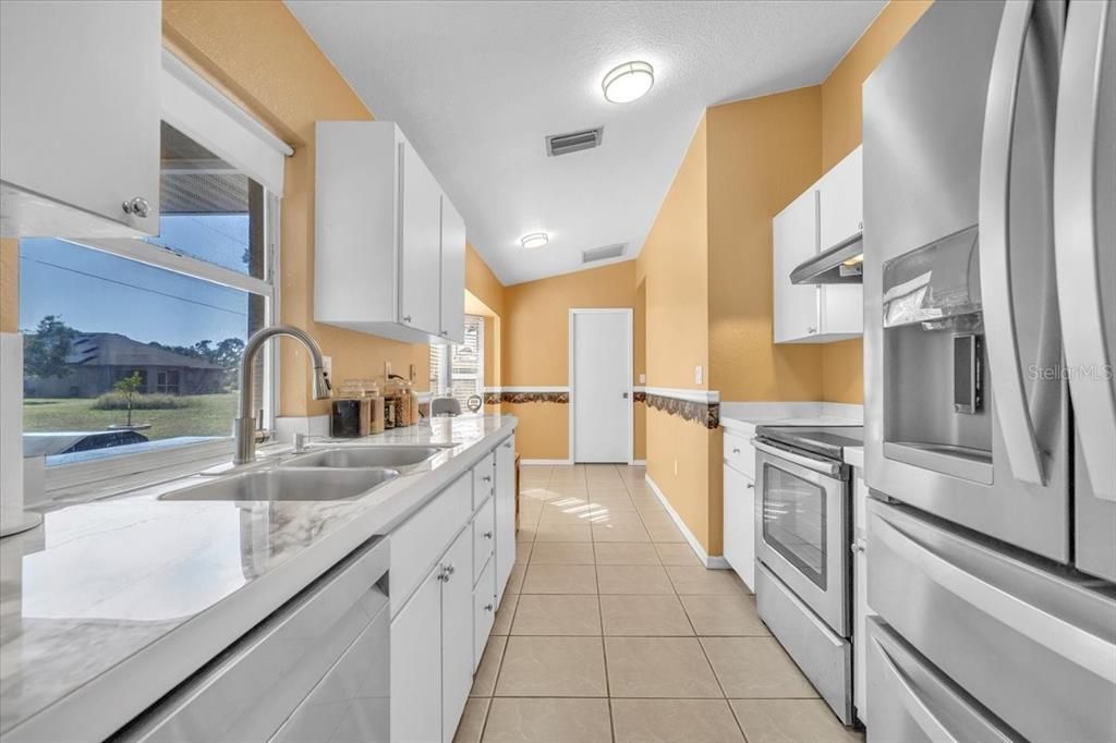 На продажу: $259,900 (3 спален, 2 ванн, 1311 Квадратных фут)