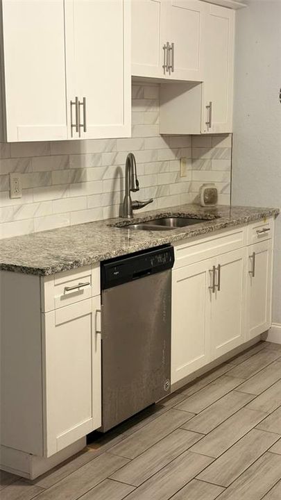 For Sale: $275,000 (3 beds, 2 baths, 1005 Square Feet)