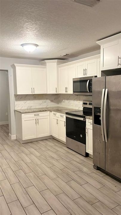 For Sale: $275,000 (3 beds, 2 baths, 1005 Square Feet)