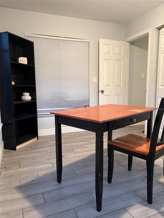 For Sale: $275,000 (3 beds, 2 baths, 1005 Square Feet)