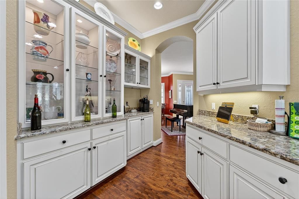 待售: $585,000 (3 贝兹, 2 浴室, 2434 平方英尺)