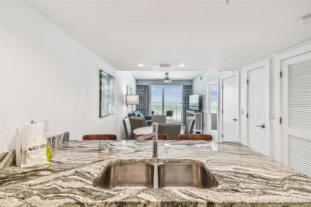 For Sale: $950,000 (2 beds, 2 baths, 836 Square Feet)