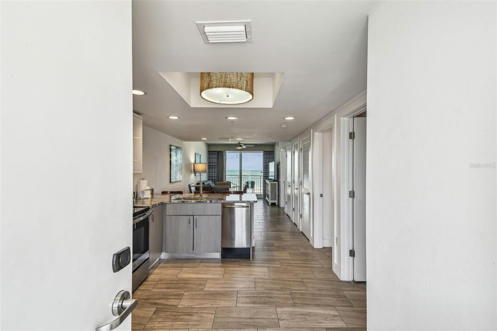 For Sale: $950,000 (2 beds, 2 baths, 836 Square Feet)