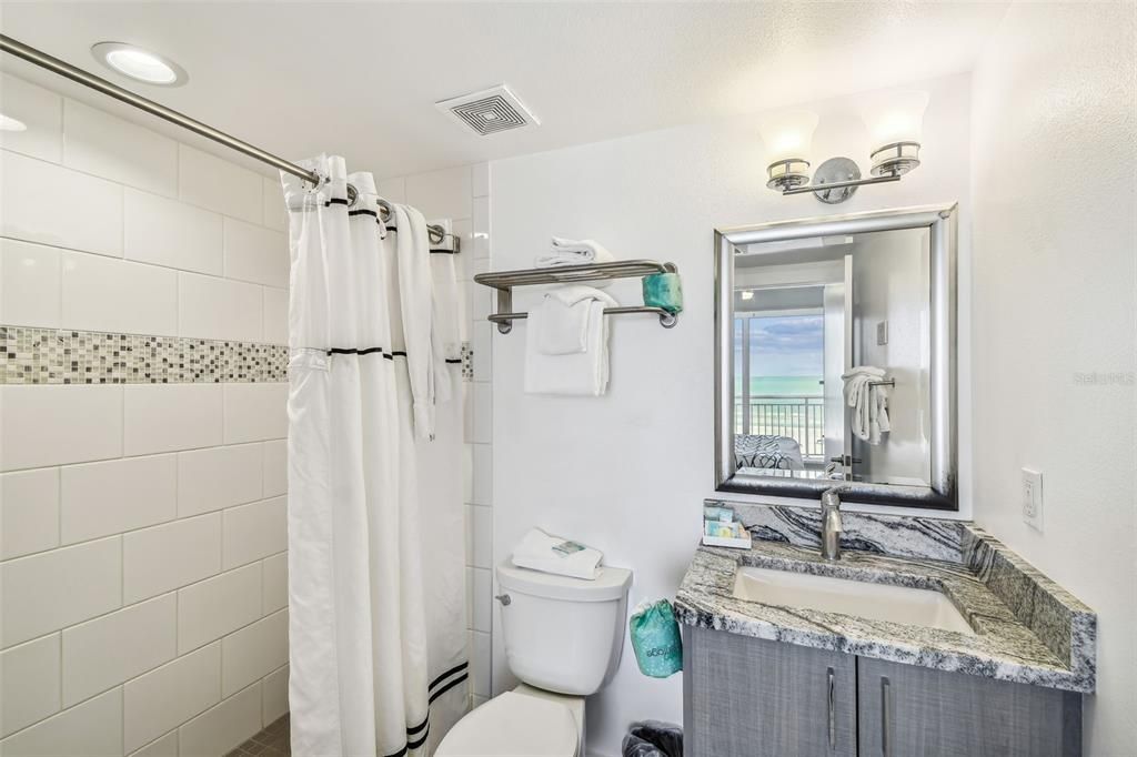 For Sale: $950,000 (2 beds, 2 baths, 836 Square Feet)