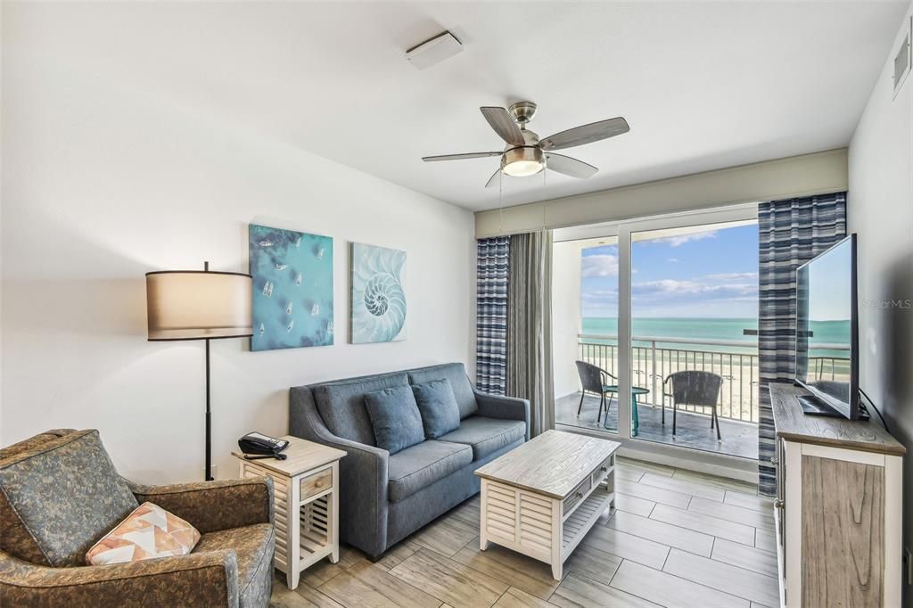 For Sale: $950,000 (2 beds, 2 baths, 836 Square Feet)