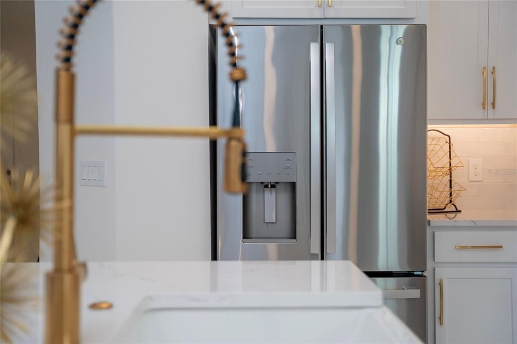 For Rent: $2,995 (3 beds, 2 baths, 1850 Square Feet)