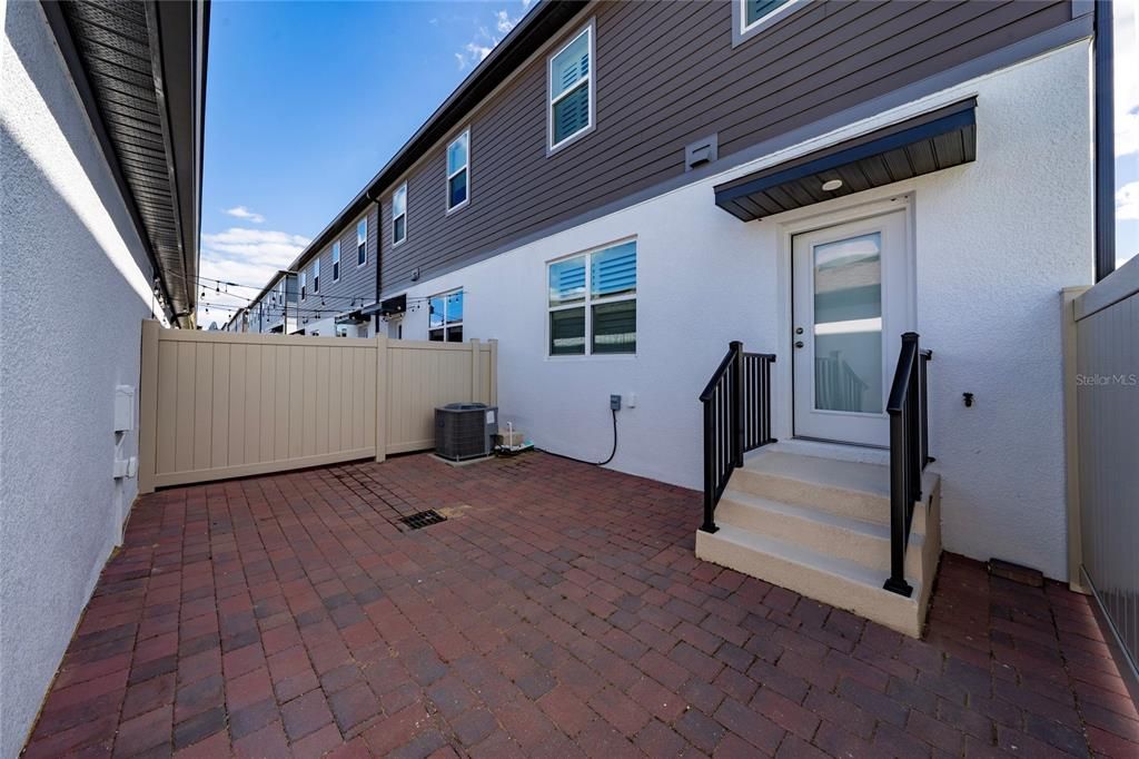 For Rent: $2,995 (3 beds, 2 baths, 1850 Square Feet)