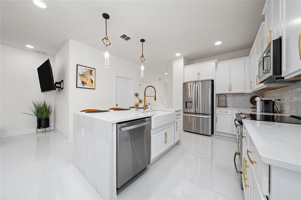 For Rent: $2,995 (3 beds, 2 baths, 1850 Square Feet)