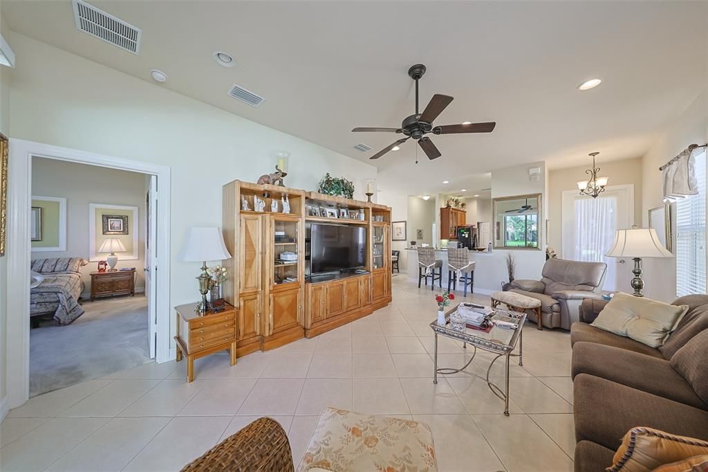 For Sale: $339,000 (3 beds, 2 baths, 1593 Square Feet)