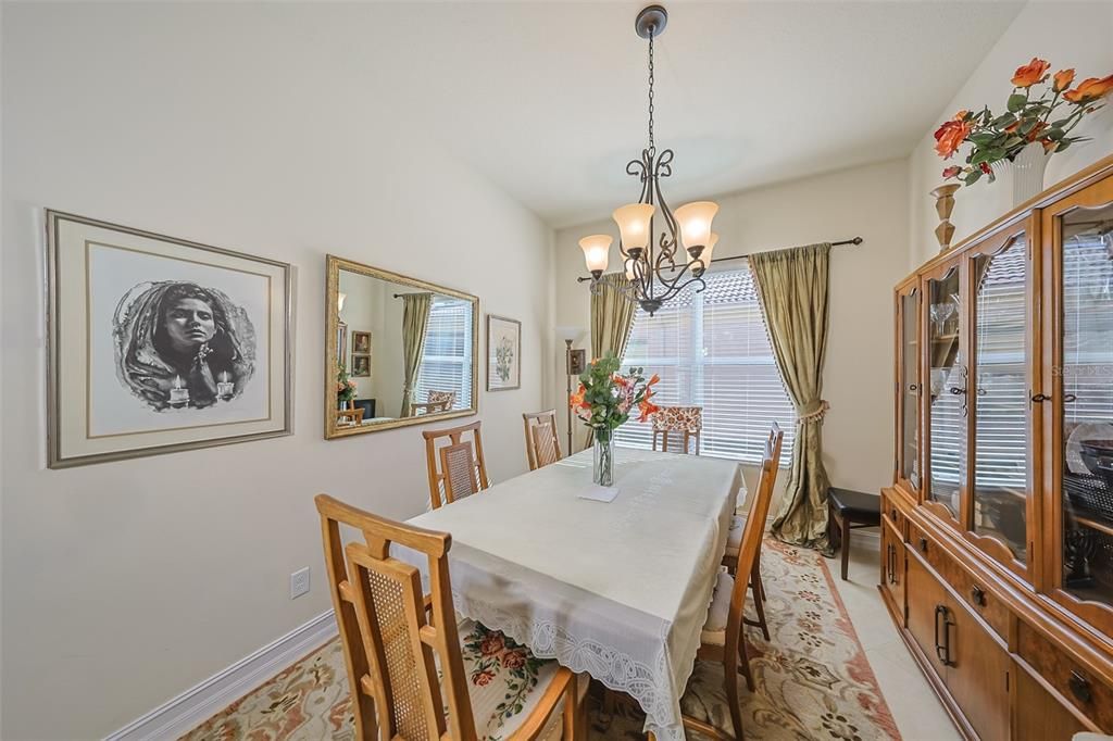 For Sale: $339,000 (3 beds, 2 baths, 1593 Square Feet)