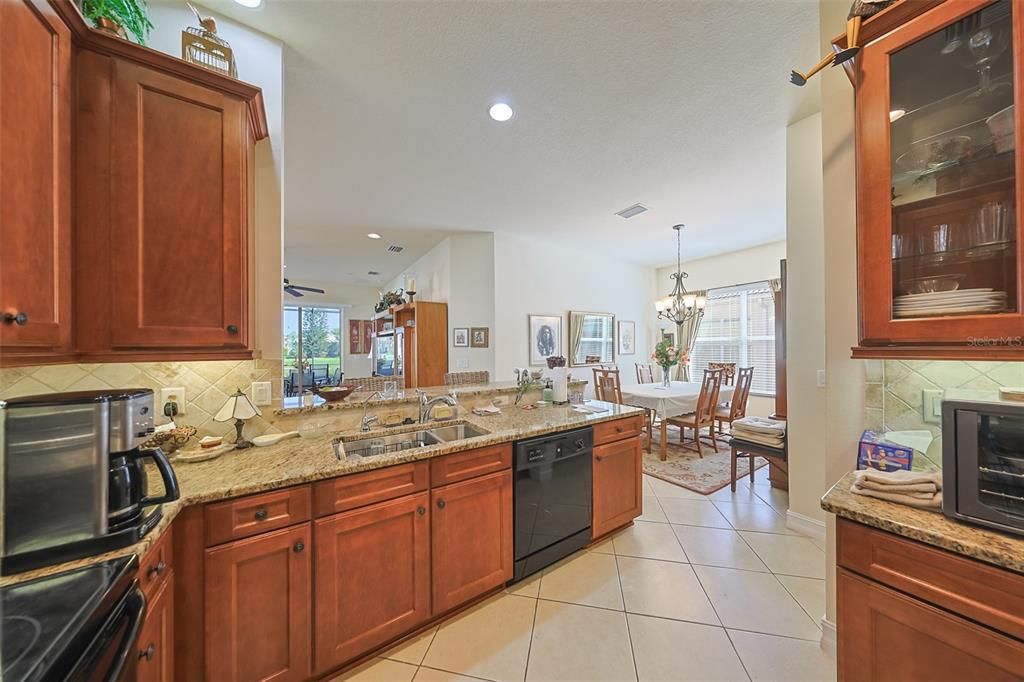 For Sale: $339,000 (3 beds, 2 baths, 1593 Square Feet)