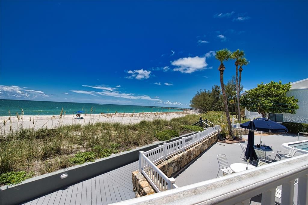 出租: $5,800 (2 贝兹, 2 浴室, 934 平方英尺)