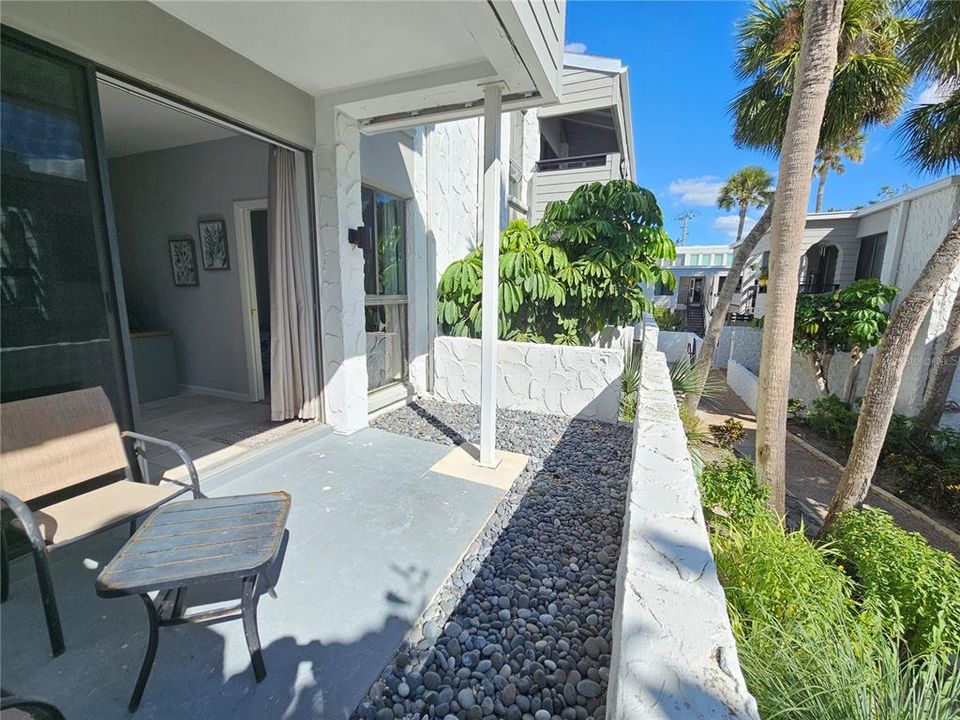 出租: $5,800 (2 贝兹, 2 浴室, 934 平方英尺)