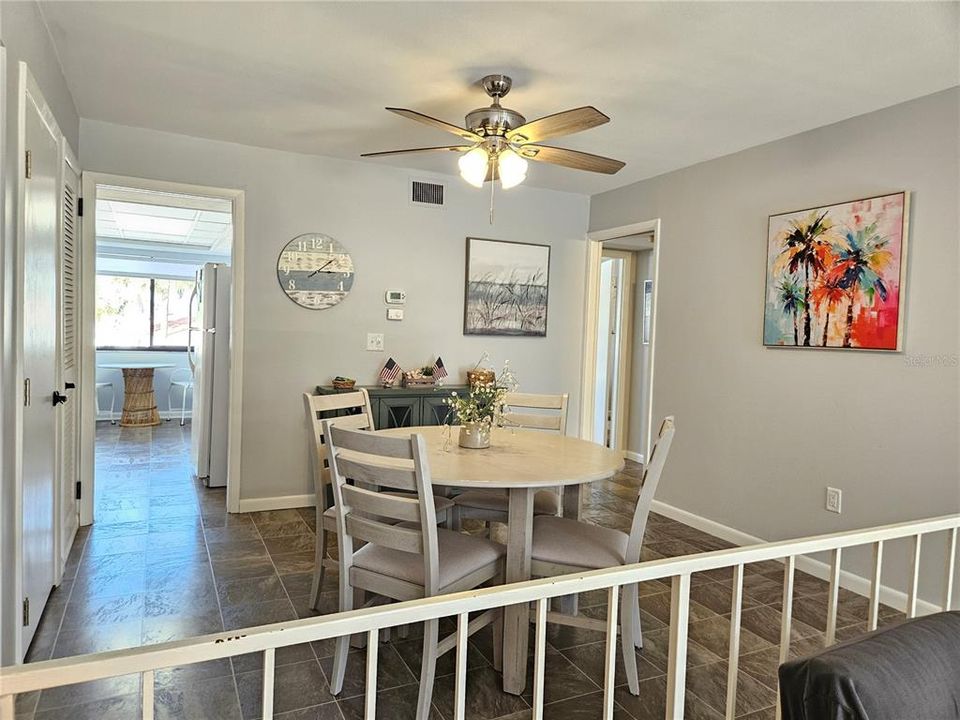 出租: $5,800 (2 贝兹, 2 浴室, 934 平方英尺)