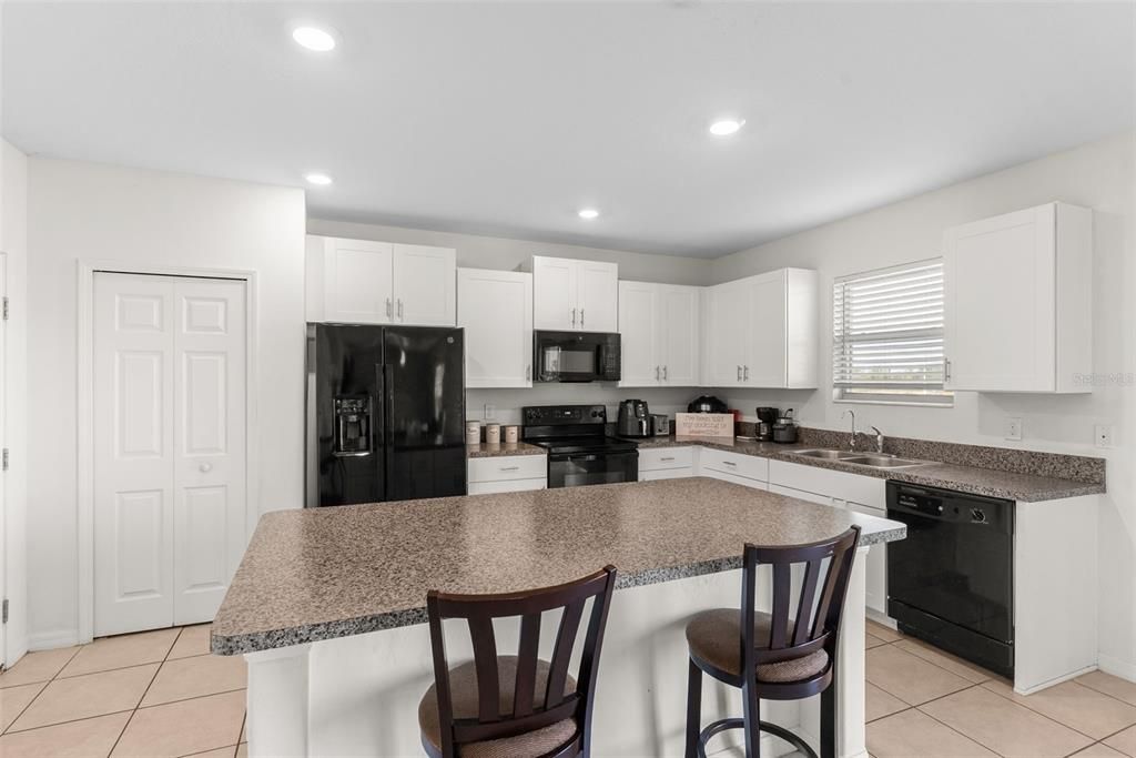 Active With Contract: $387,900 (4 beds, 2 baths, 2584 Square Feet)