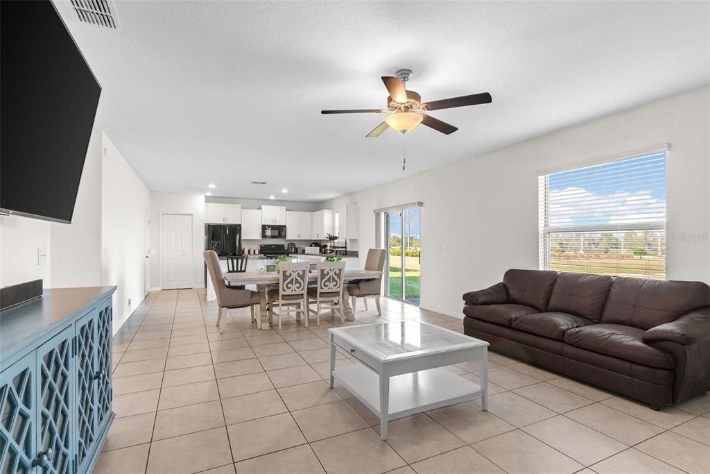 Active With Contract: $387,900 (4 beds, 2 baths, 2584 Square Feet)