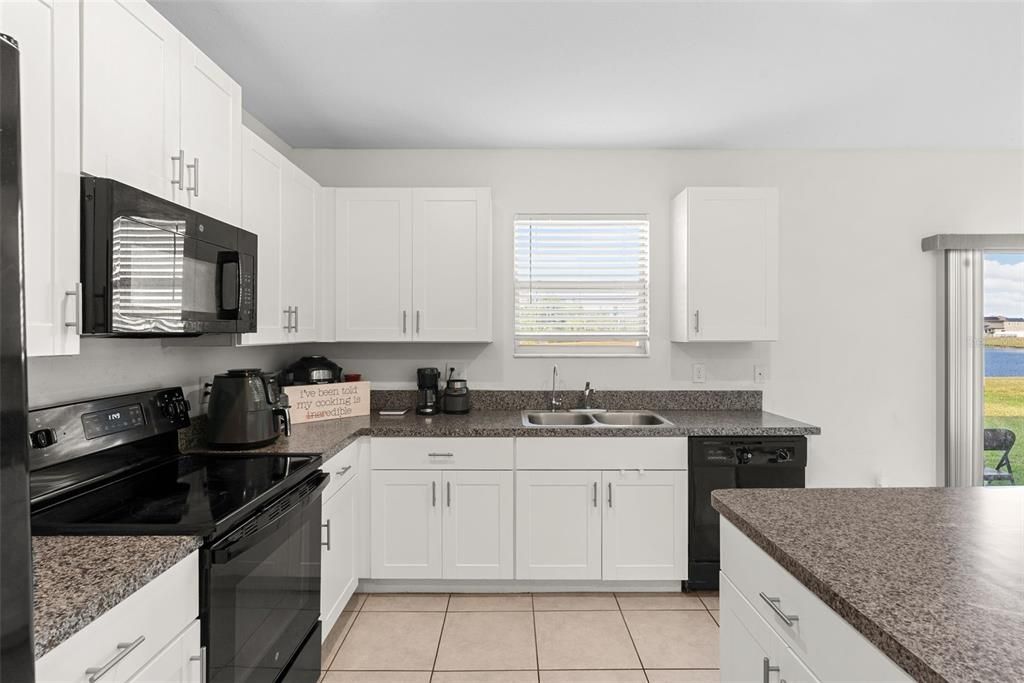 Active With Contract: $387,900 (4 beds, 2 baths, 2584 Square Feet)