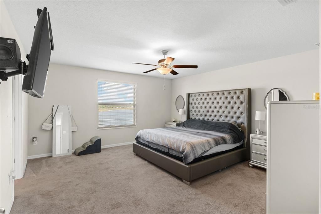 Active With Contract: $387,900 (4 beds, 2 baths, 2584 Square Feet)