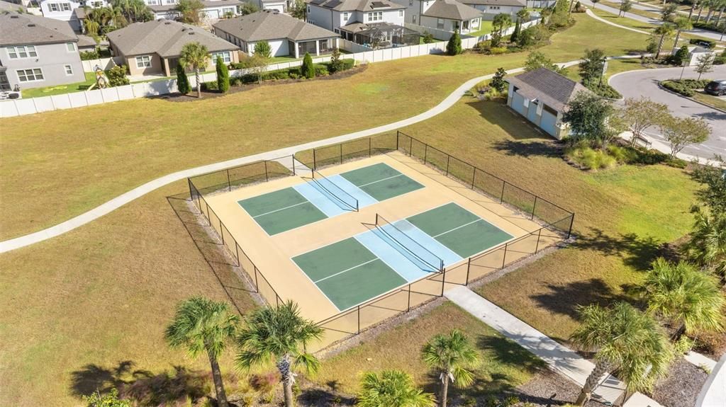 Active With Contract: $387,900 (4 beds, 2 baths, 2584 Square Feet)