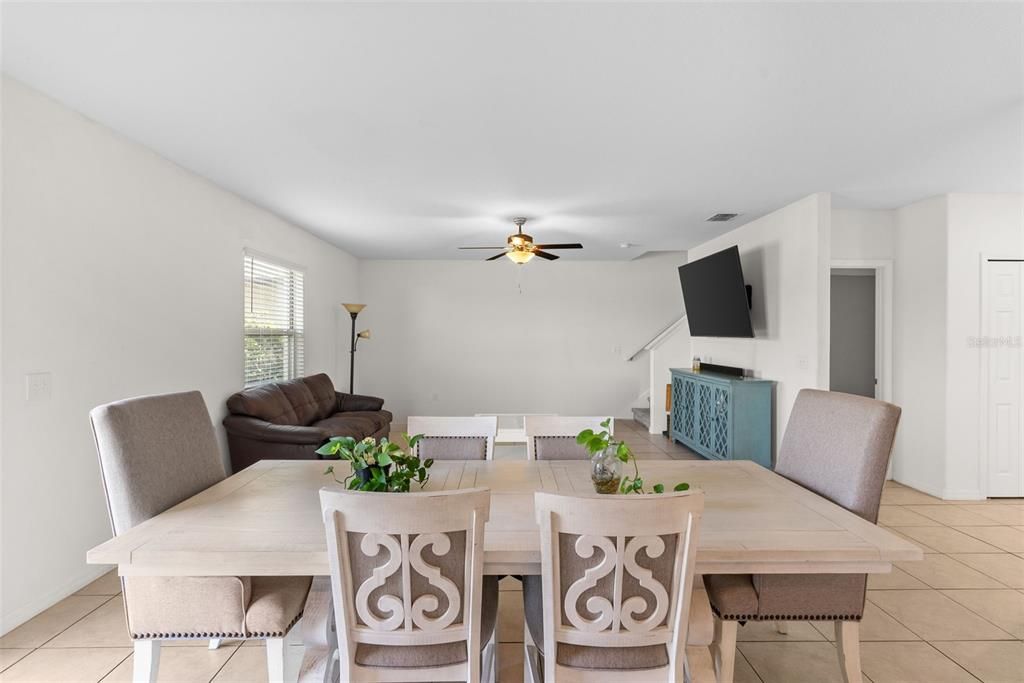 Active With Contract: $387,900 (4 beds, 2 baths, 2584 Square Feet)