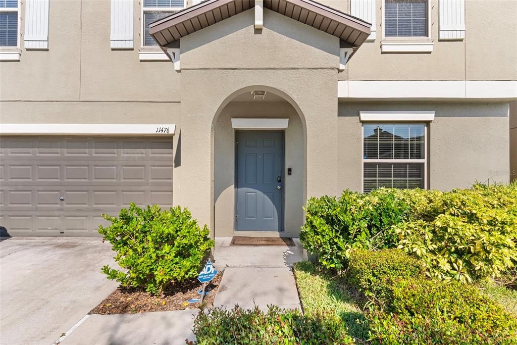 Active With Contract: $387,900 (4 beds, 2 baths, 2584 Square Feet)