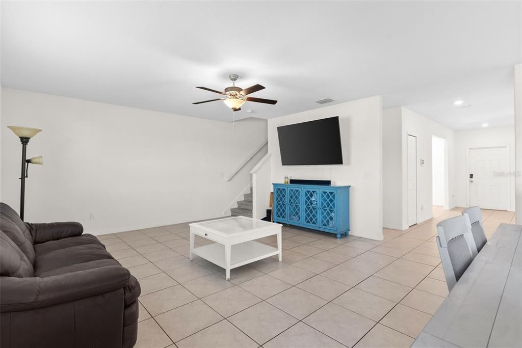 Active With Contract: $387,900 (4 beds, 2 baths, 2584 Square Feet)