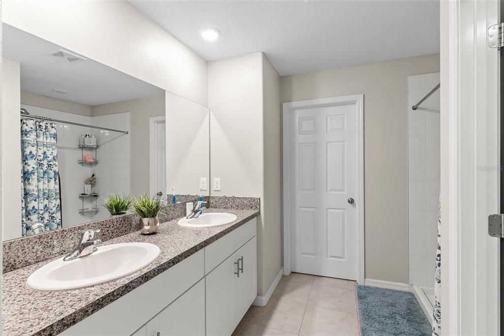 Active With Contract: $387,900 (4 beds, 2 baths, 2584 Square Feet)