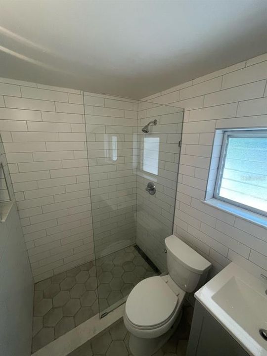 For Rent: $2,100 (2 beds, 1 baths, 850 Square Feet)