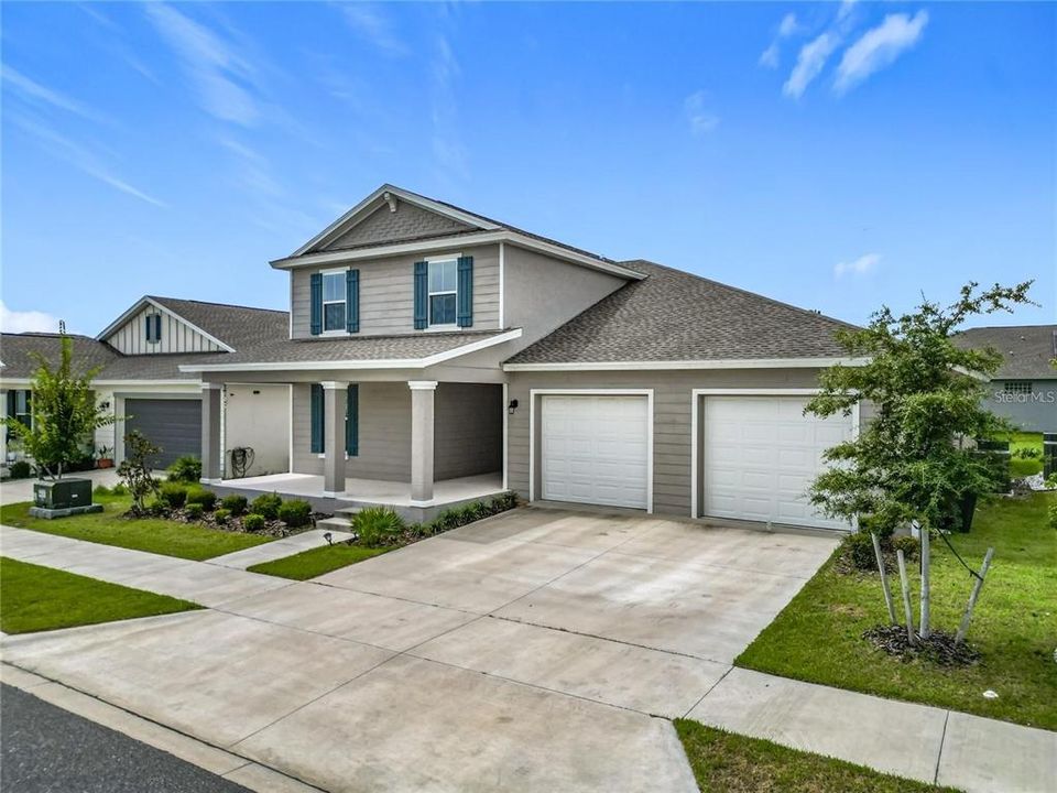 For Rent: $3,250 (5 beds, 3 baths, 3374 Square Feet)