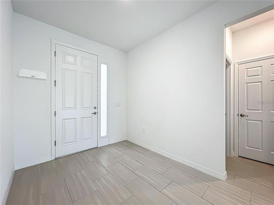 For Rent: $3,250 (5 beds, 3 baths, 3374 Square Feet)