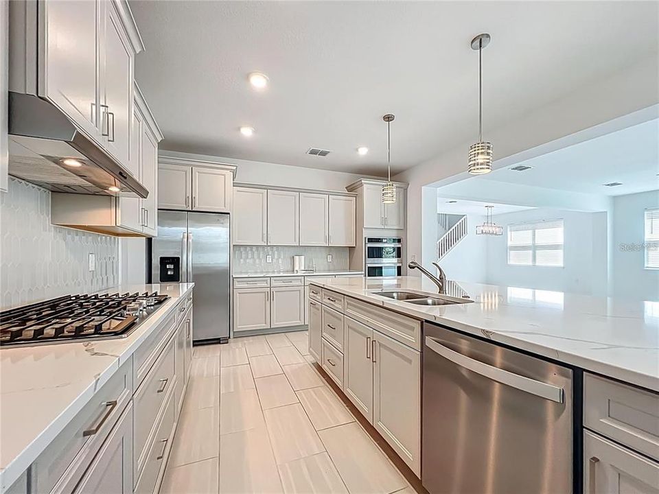 For Rent: $3,250 (5 beds, 3 baths, 3374 Square Feet)