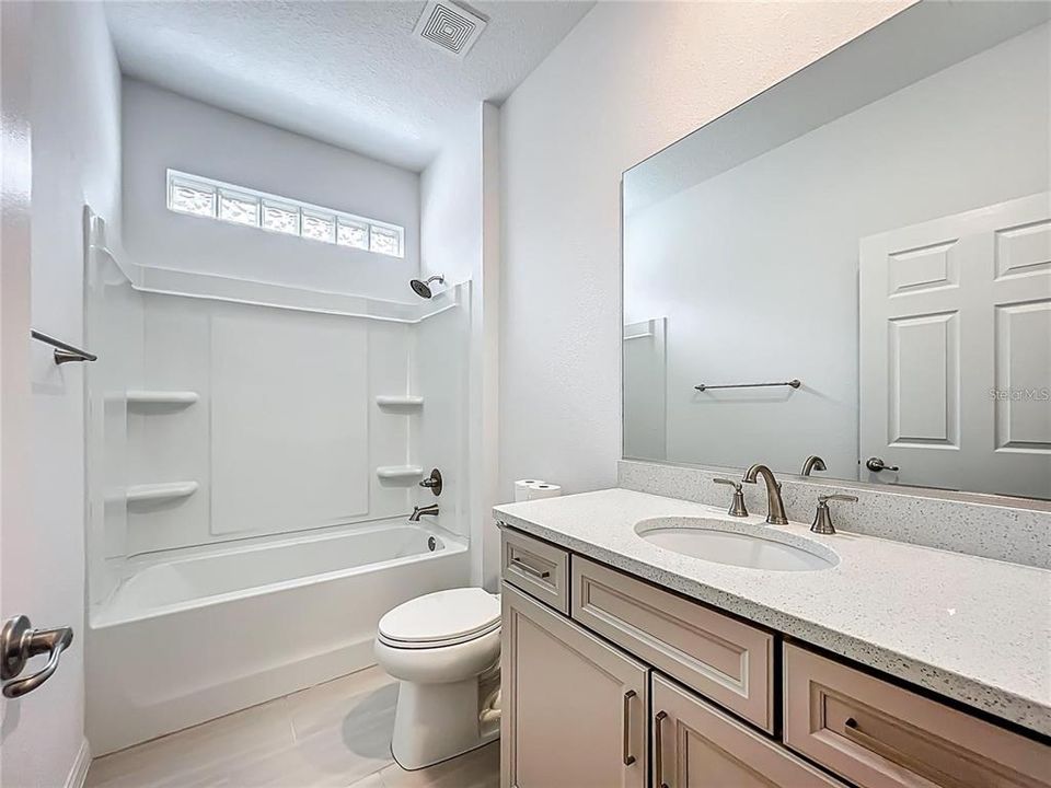 For Rent: $3,250 (5 beds, 3 baths, 3374 Square Feet)