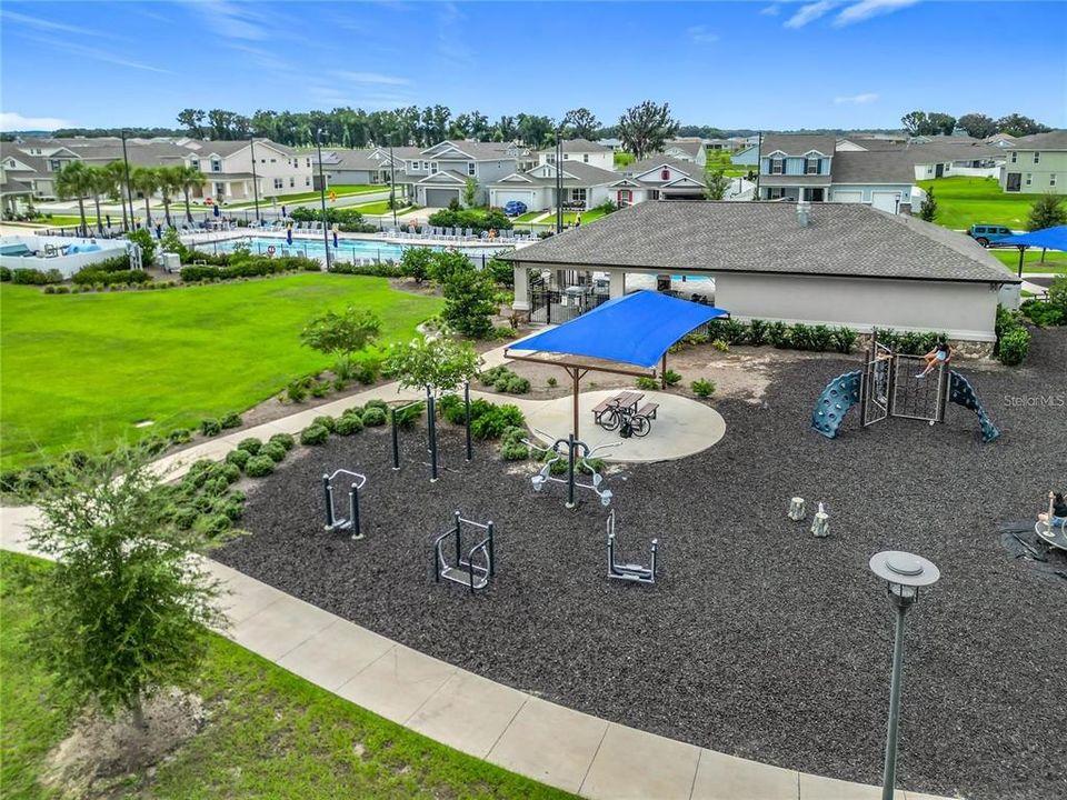 For Rent: $3,250 (5 beds, 3 baths, 3374 Square Feet)