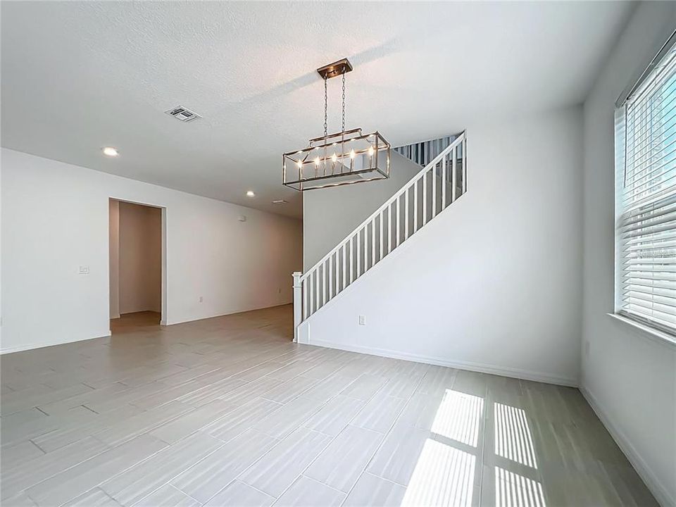 For Rent: $3,250 (5 beds, 3 baths, 3374 Square Feet)