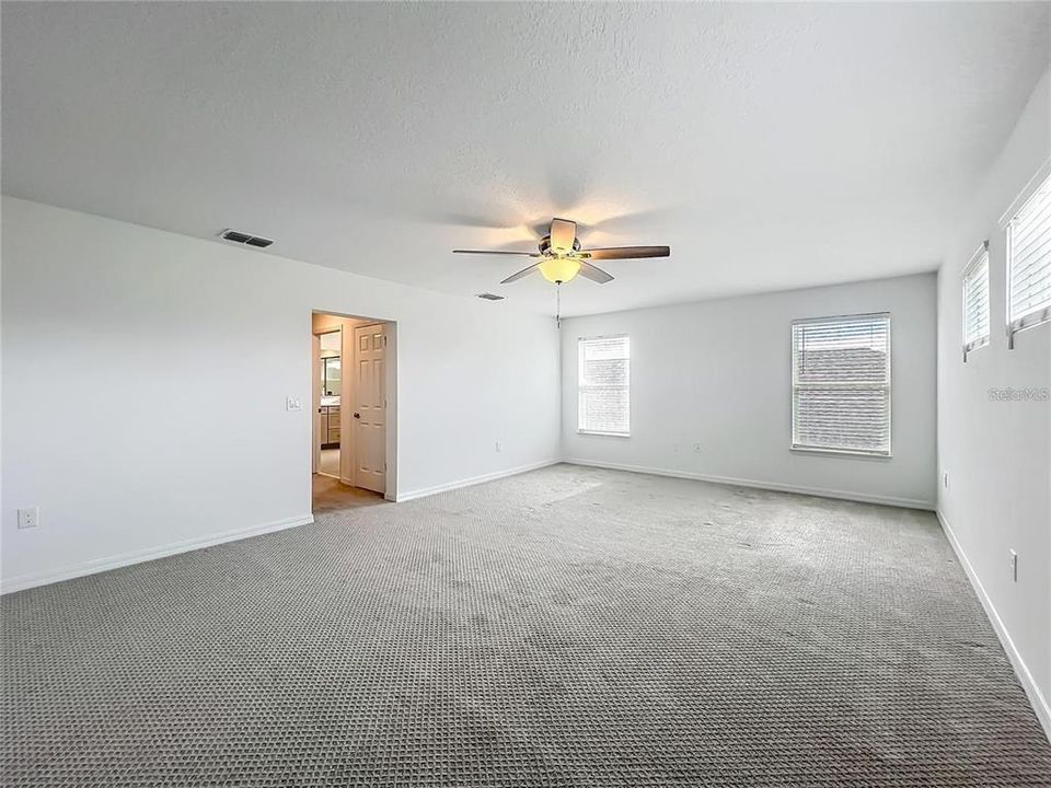 For Rent: $3,250 (5 beds, 3 baths, 3374 Square Feet)