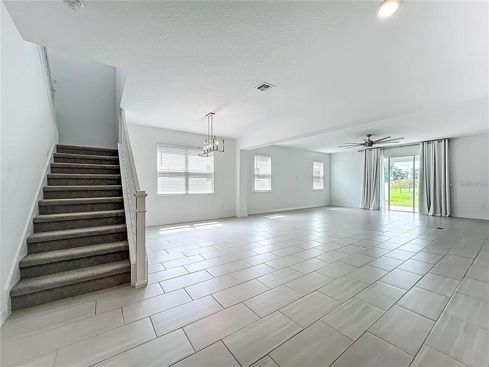 For Rent: $3,250 (5 beds, 3 baths, 3374 Square Feet)