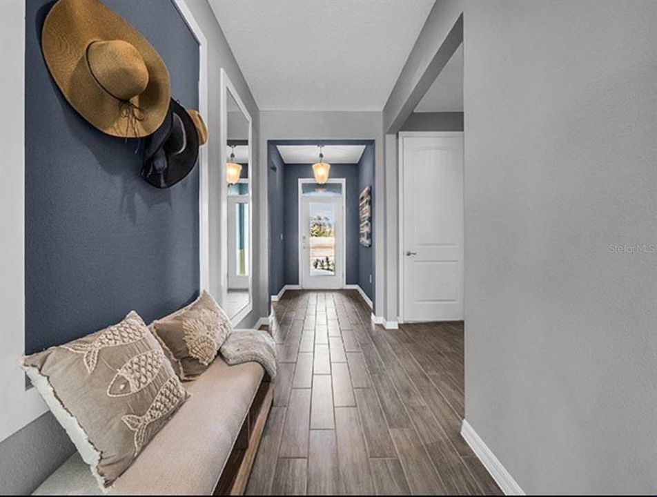 На продажу: $410,000 (4 спален, 2 ванн, 2056 Квадратных фут)