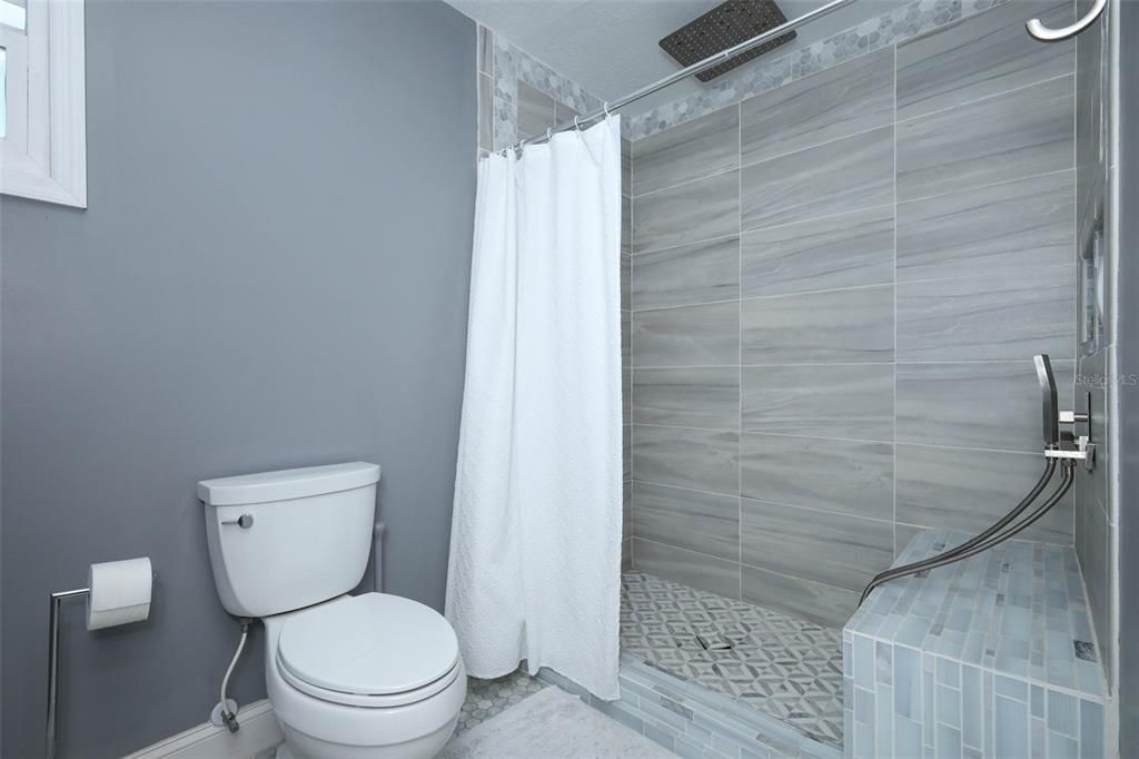 En Venta: $2,449,990 (4 camas, 4 baños, 3674 Pies cuadrados)