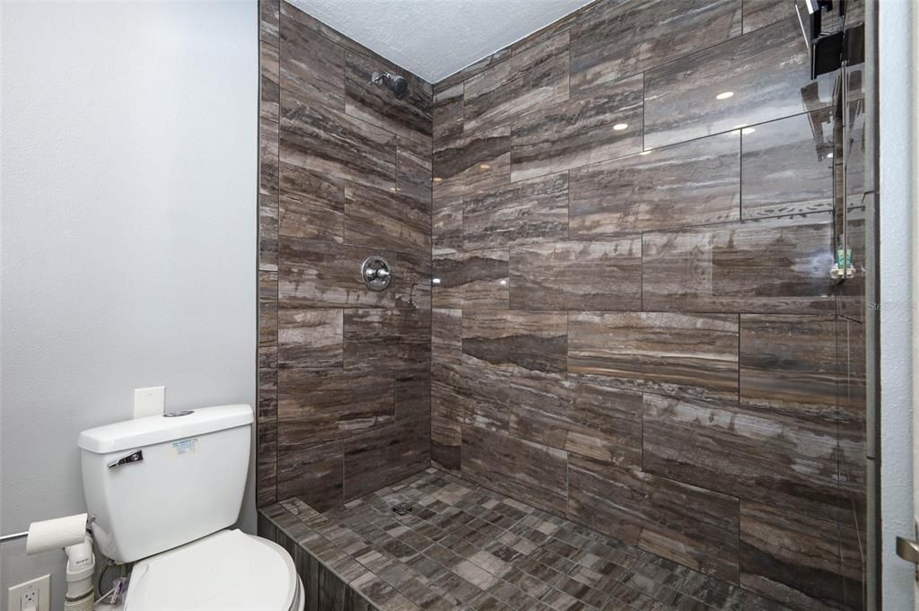 En Venta: $2,449,990 (4 camas, 4 baños, 3674 Pies cuadrados)