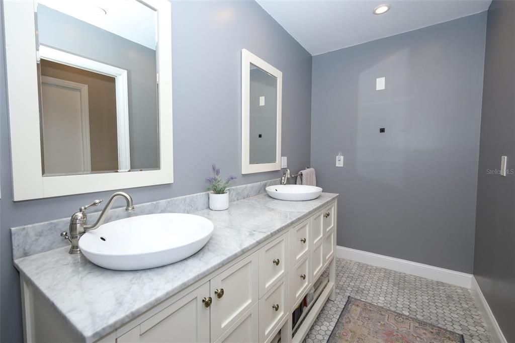 En Venta: $2,449,990 (4 camas, 4 baños, 3674 Pies cuadrados)