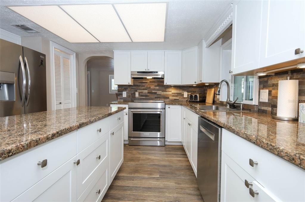 En Venta: $2,449,990 (4 camas, 4 baños, 3674 Pies cuadrados)