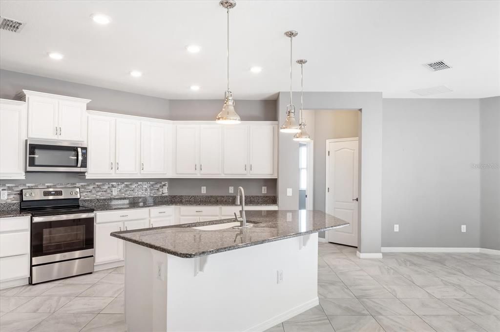 For Sale: $369,900 (4 beds, 2 baths, 2014 Square Feet)