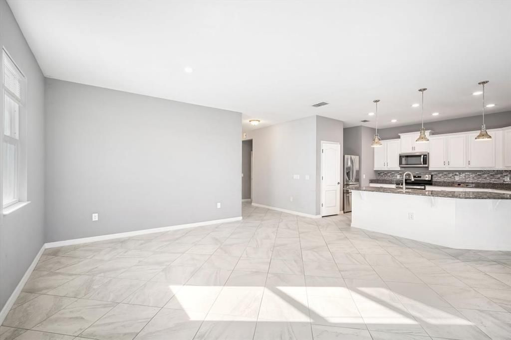 For Sale: $369,900 (4 beds, 2 baths, 2014 Square Feet)