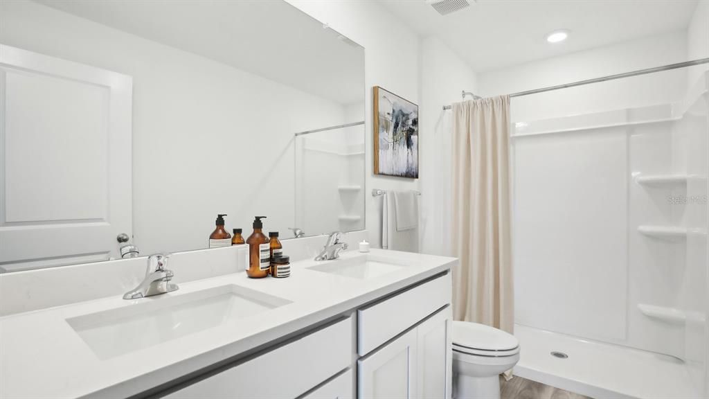 На продажу: $324,000 (3 спален, 2 ванн, 1328 Квадратных фут)