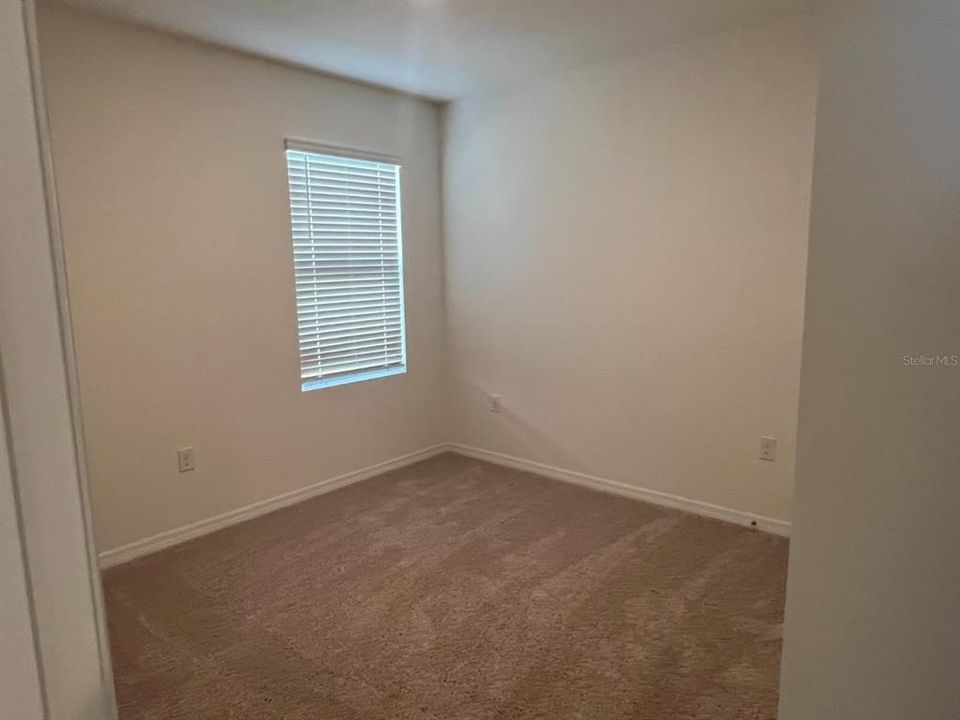 For Rent: $2,000 (4 beds, 2 baths, 1828 Square Feet)
